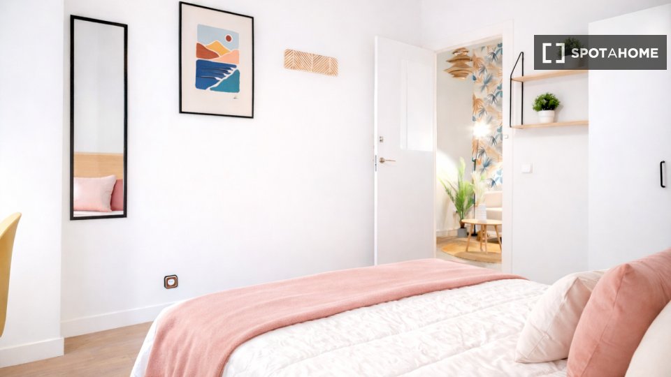 Double room Madrid, 7 beds — photo 20