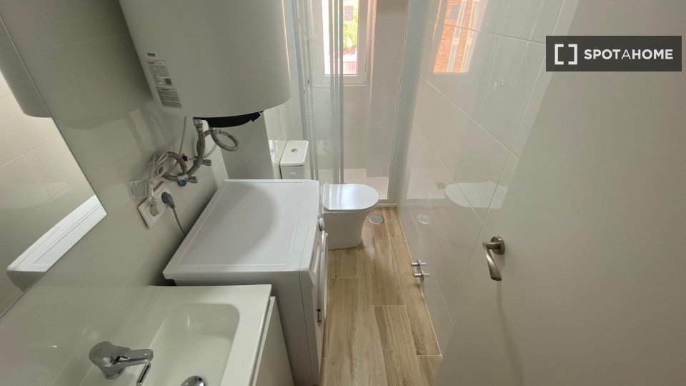 Double room Madrid, 4 beds — photo 18