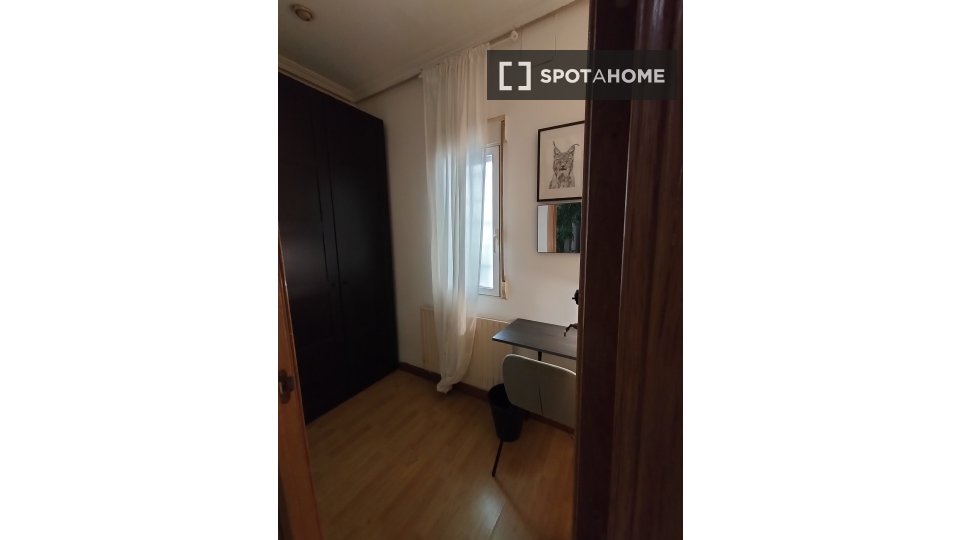 Double room Madrid, 7 beds, 90m² — photo 22