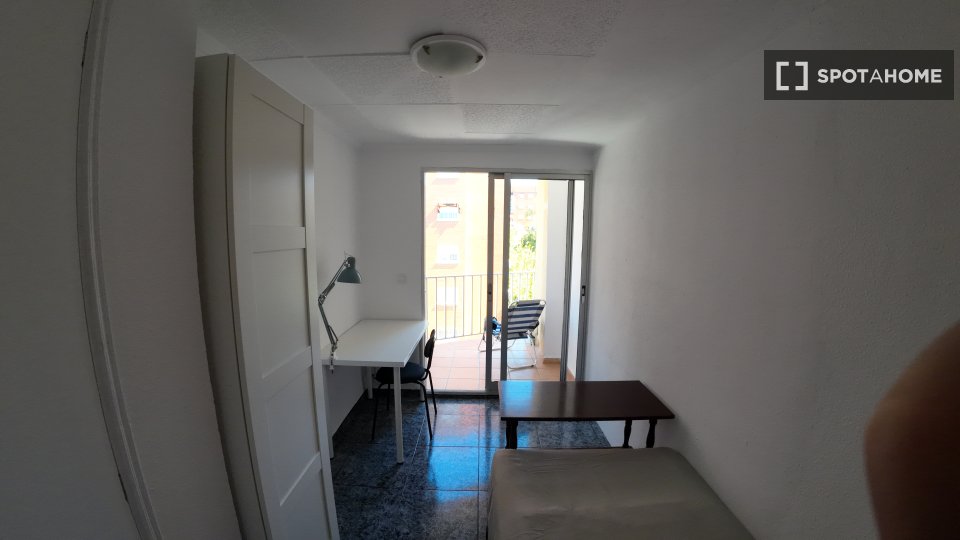 Double room Valencia, 4 beds, 90m² — photo 22