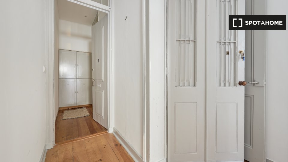 Double room Lisbon, 4 beds — photo 29