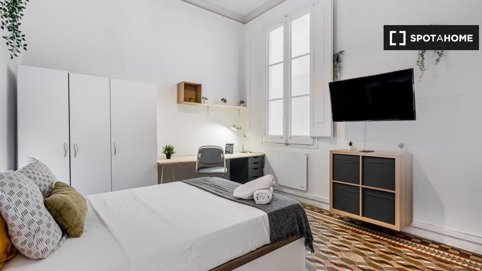 Double room Barcelona, 8 beds, 244m² — photo 3