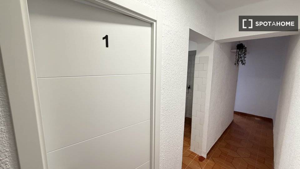Double room Valencia, 4 beds, 75m² — photo 17