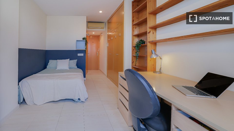 Double room Barcelona, 17 beds, 550m² — photo 6