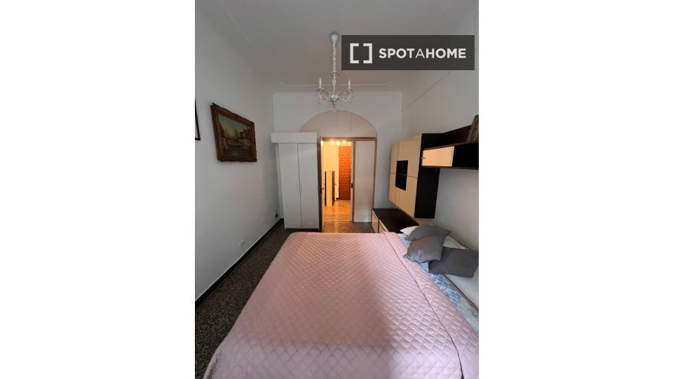 Double room Genoa, 3 beds — photo 34