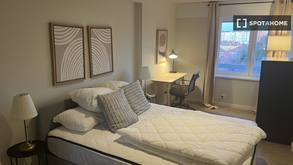 Apartment Lisbon, 2 beds, 84m² — photo 4