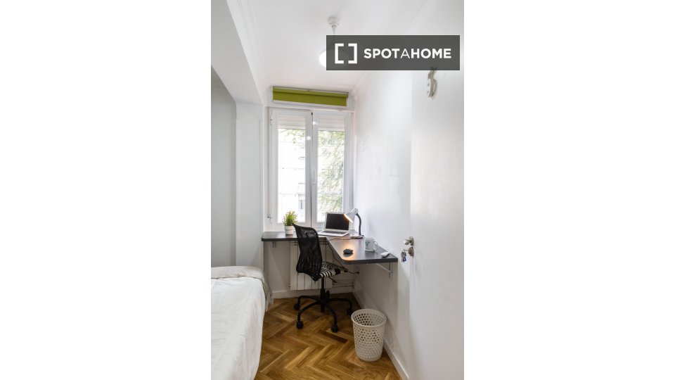 Double room Madrid, 5 beds — photo 10