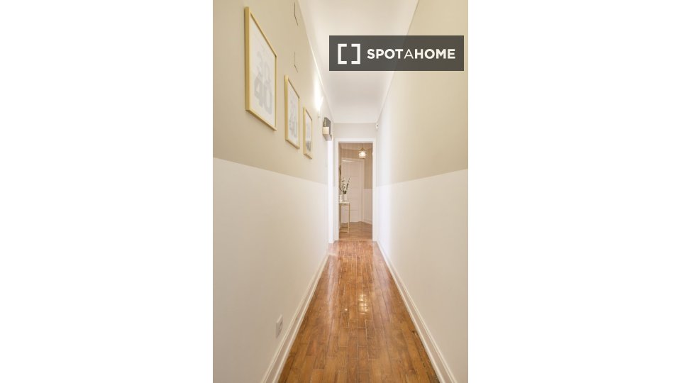 Double room Lisbon, 4 beds — photo 18