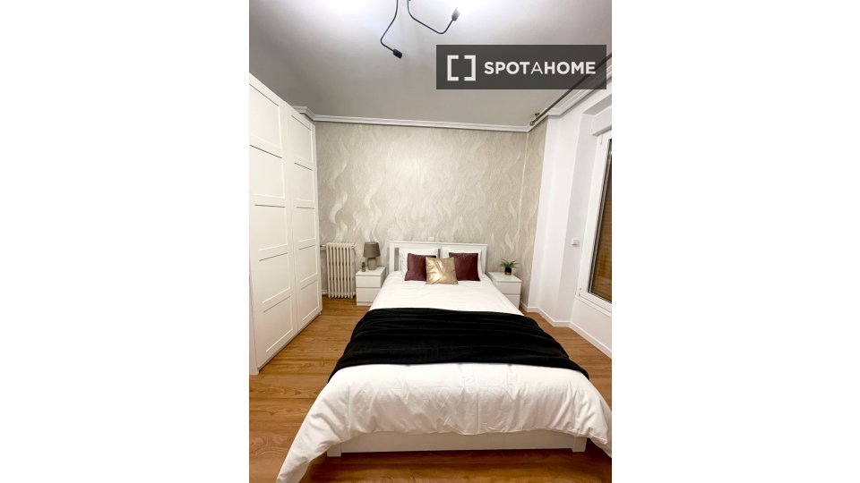 Double room Madrid, 5 beds — photo 30