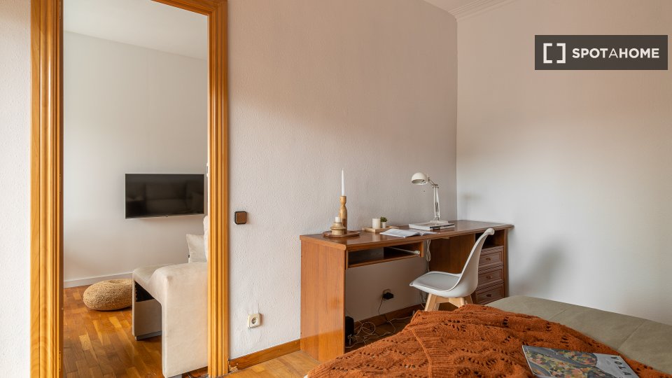 Double room Barcelona, 5 beds, 115m² — photo 14