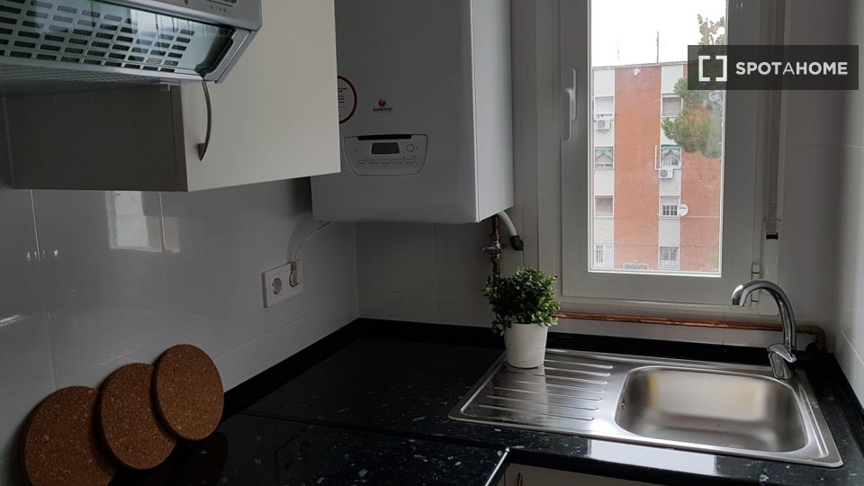 Double room Madrid, 6 beds — photo 8