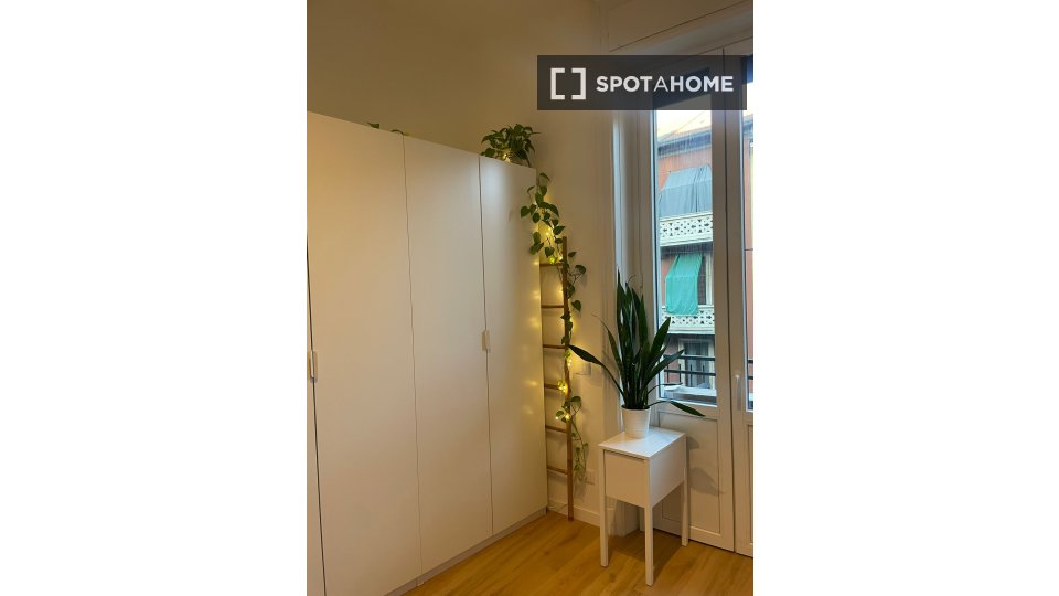 Double room Milan, 2 beds — photo 18