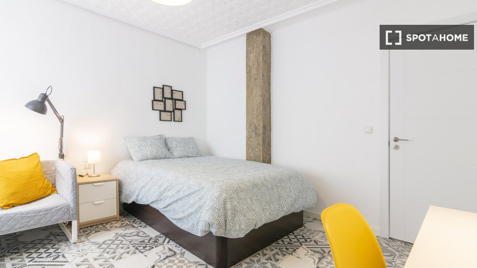 Se alquila habitación en piso compartido en La Fonteta Sant Lluis