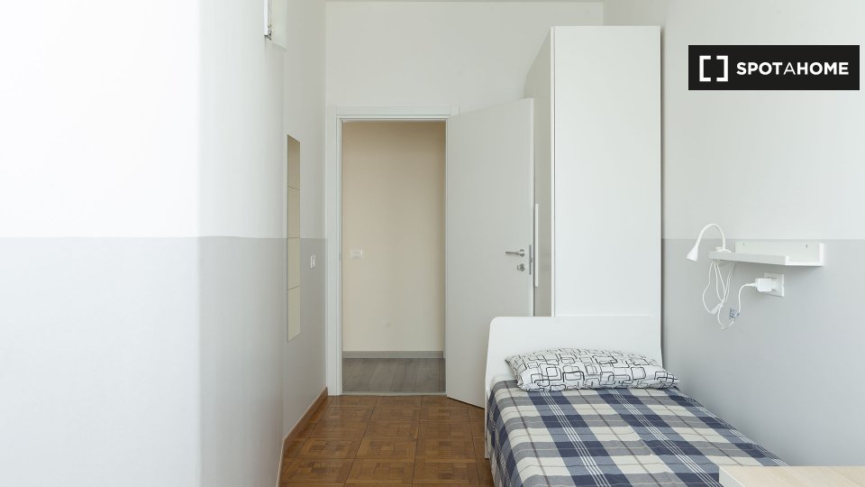 Double room Milan, 8 beds, 170m² — photo 11