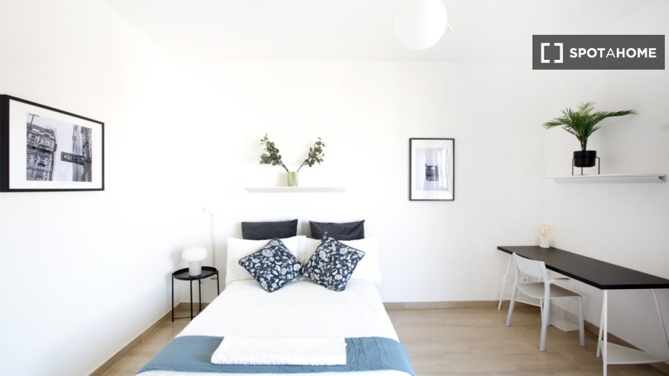 Double room Milan, 3 beds, 101m² — photo 11