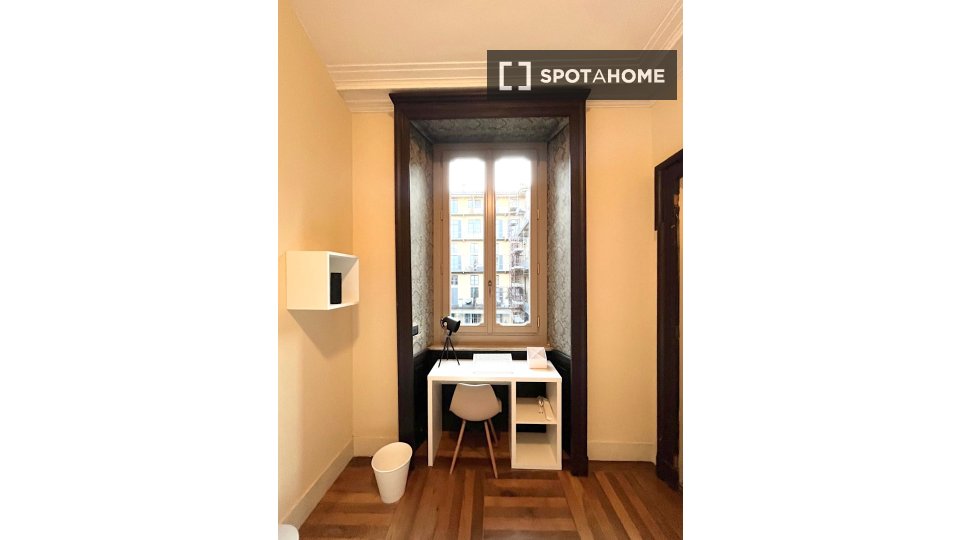 Double room Turin, 3 beds, 70m² — photo 14