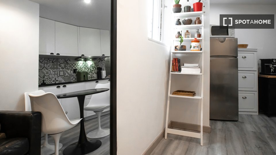 Apartment Lisbon, 1 bed — photo 8