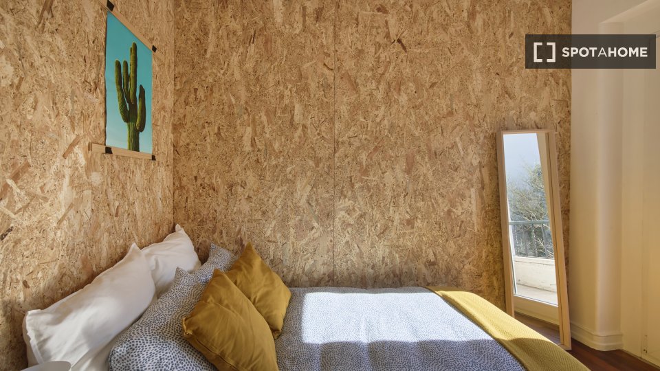 Double room Lisbon, 5 beds — photo 16