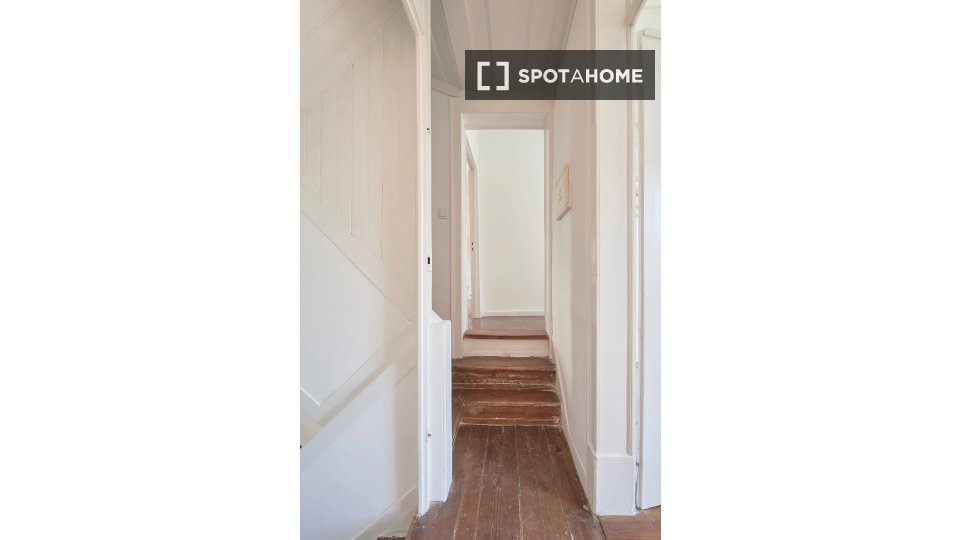 Double room Lisbon, 13 beds — photo 18