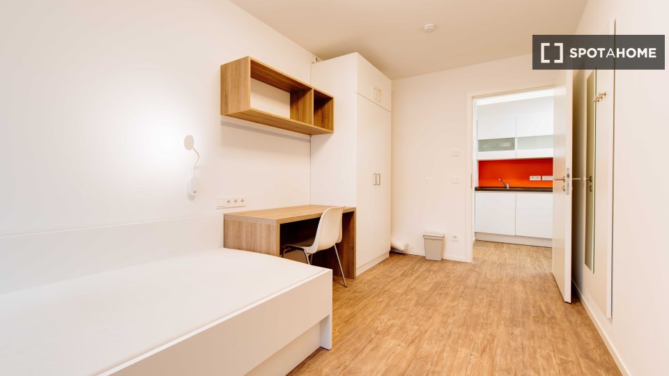 Double room Berlin, 1 bed, 53m² — photo 12