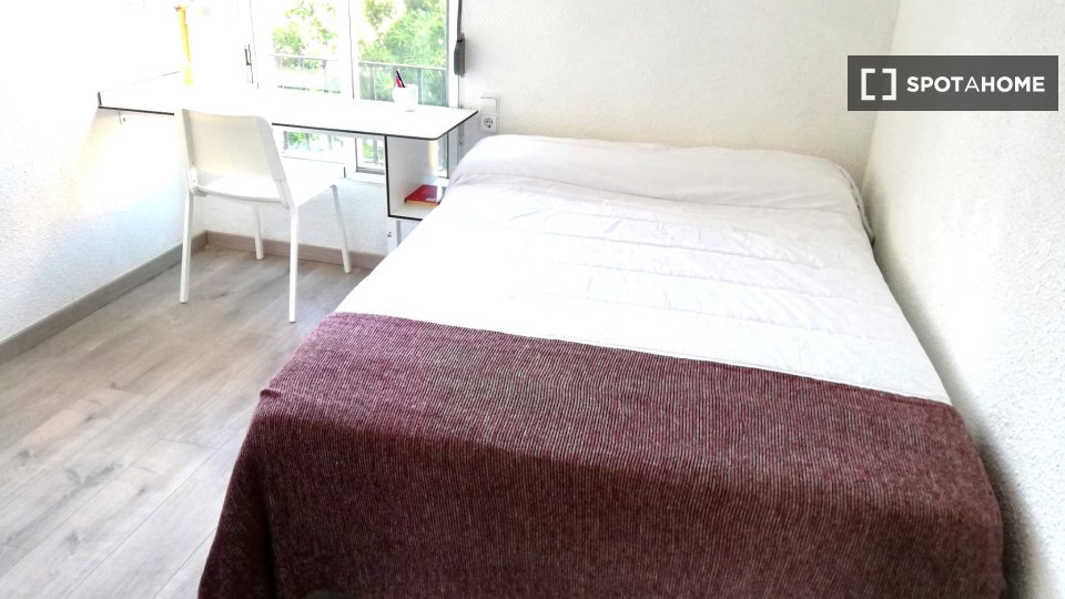 Double room Valencia, 4 beds, 150m² — photo 8