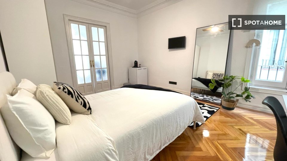 Double room Madrid, 7 beds — photo 67
