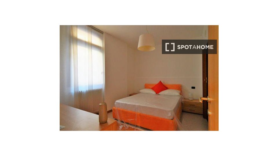Double room Milan, 2 beds, 77m² — photo 7