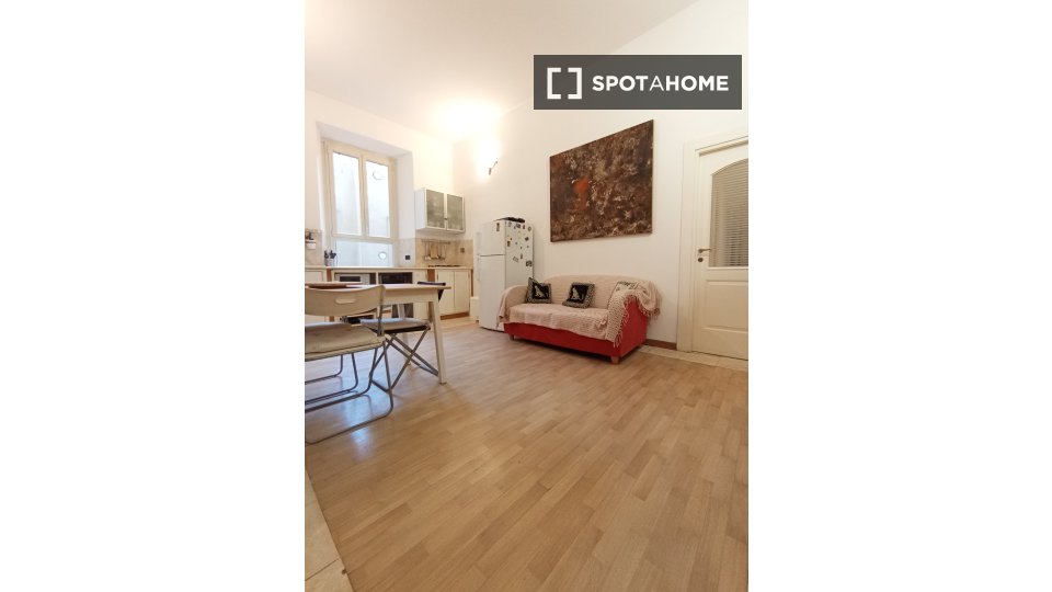 Double room Rome, 3 beds, 105m² — photo 11