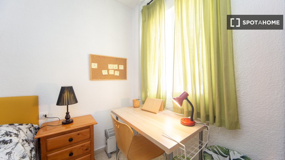 Double room Granada, 4 beds — photo 25