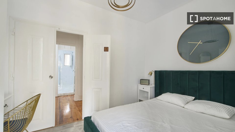 Double room Lisbon, 8 beds — photo 12