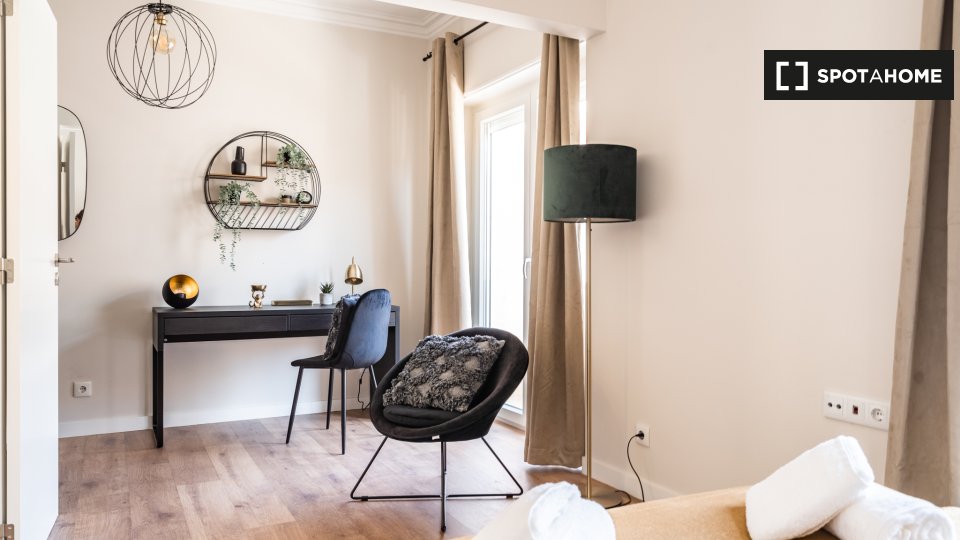 Apartment Lisbon, 1 bed — photo 1