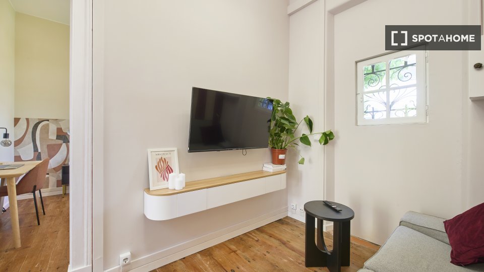 Apartment Lisbon, 2 beds — photo 13