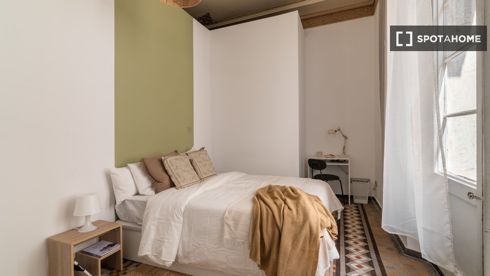 Double room Barcelona, 6 beds, 95m² — photo 17