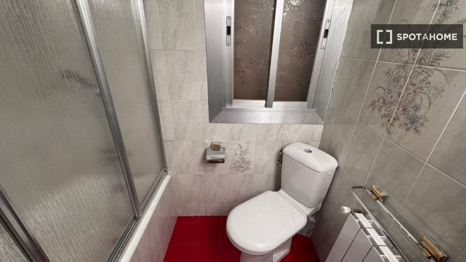 Double room Barcelona, 5 beds, 110m² — photo 5