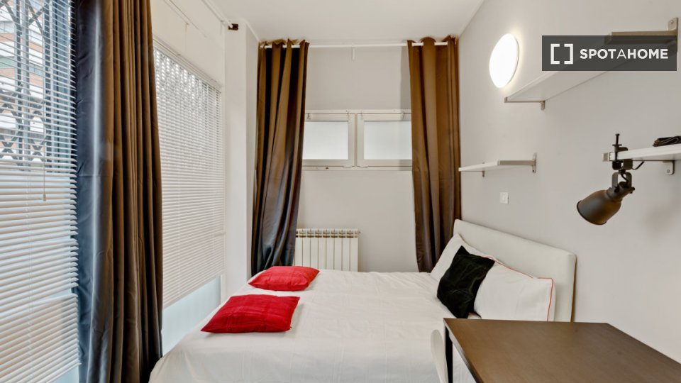 Double room Milan, 3 beds, 60m² — photo 13