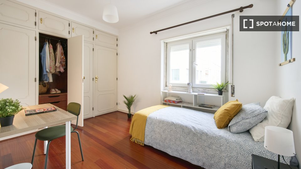 Double room Lisbon, 6 beds — photo 9