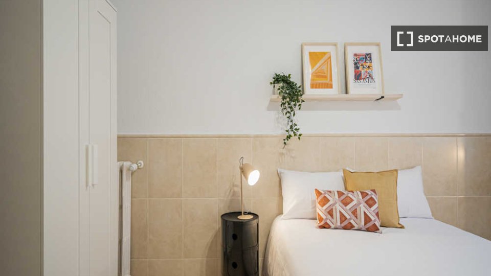 Double room Madrid, 25 beds — photo 90