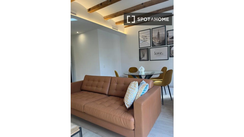 Apartment Barcelona, 2 beds, 74m² — photo 15