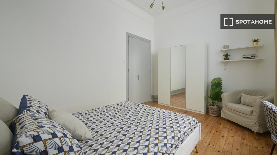 Double room Lisbon, 10 beds — photo 17