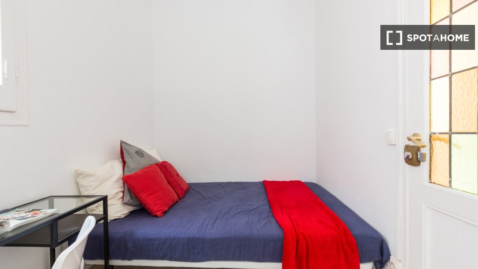 Double room Barcelona, 6 beds, 100m² — photo 1