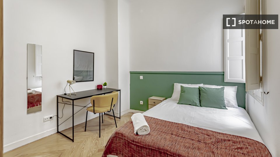 Double room Madrid, 8 beds — photo 8