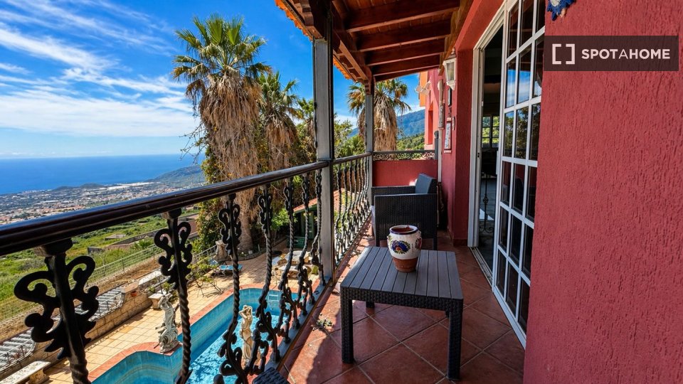 Apartment Santa_Cruz_De_Tenerife, 4 beds, 400m² — photo 13