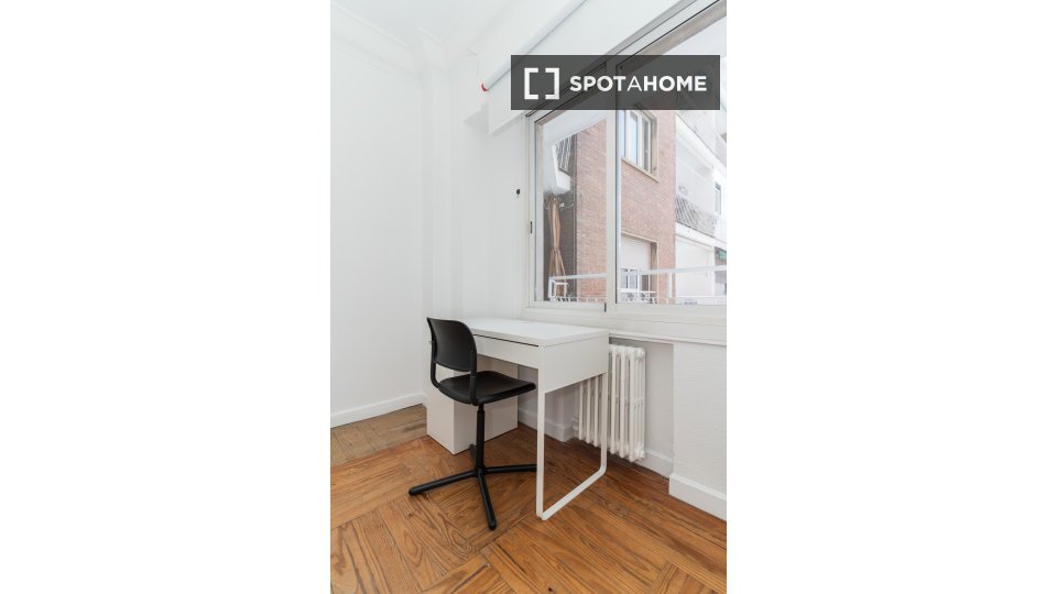 Double room Madrid, 10 beds, 380m² — photo 4