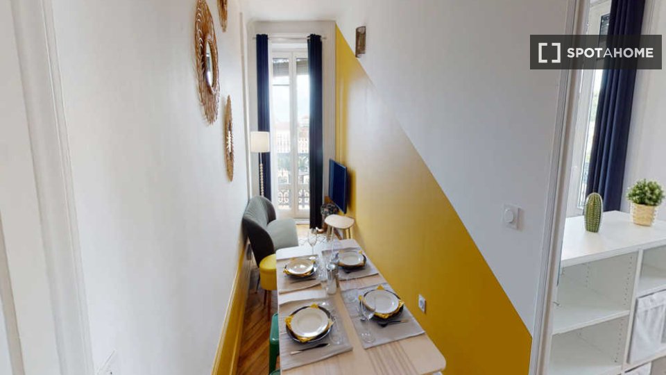 Double room Lyon, 5 beds, 130m² — photo 4