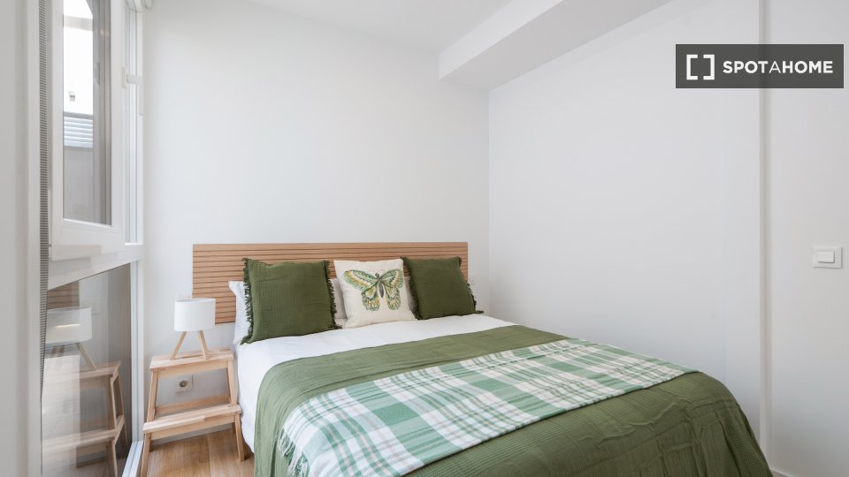 Double room Madrid, 4 beds, 140m² — photo 17