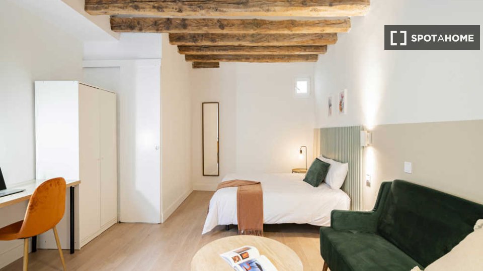Double room Madrid, 16 beds — photo 34