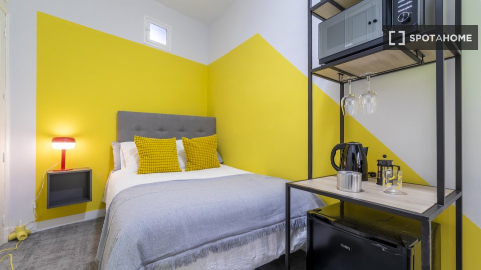 Double room Madrid, 10 beds, 162m² — photo 1