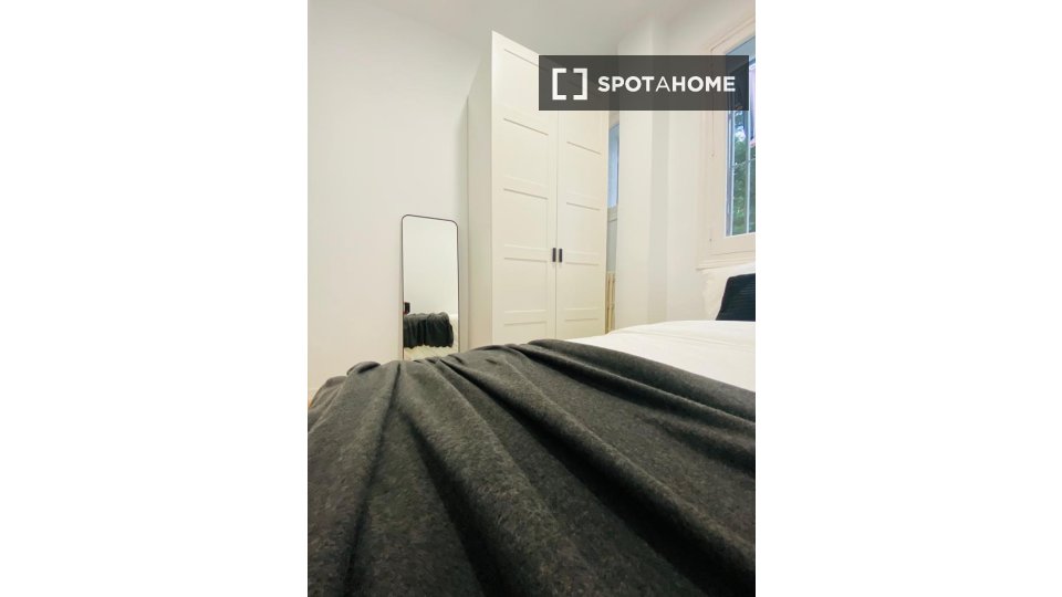 Double room Madrid, 5 beds — photo 14