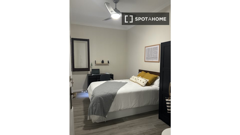 Double room Barcelona, 6 beds, 140m² — photo 11