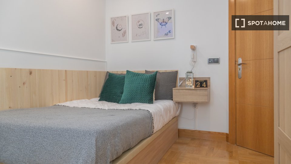 Double room Madrid, 5 beds — photo 16